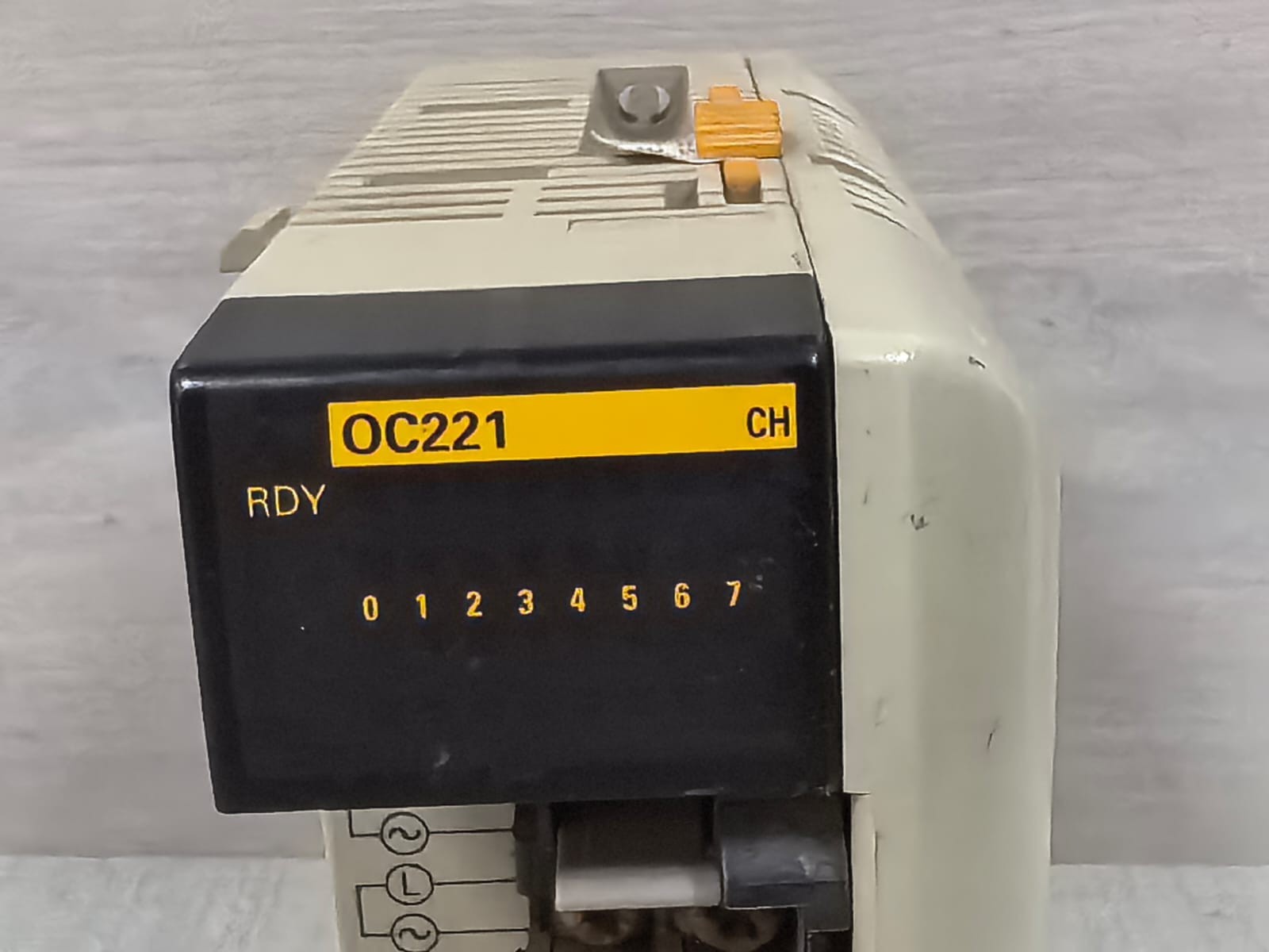 Omron CQM1-OC221 OMRON CQM1-OC221 OUTPUT UNIT CONTROLLER 2