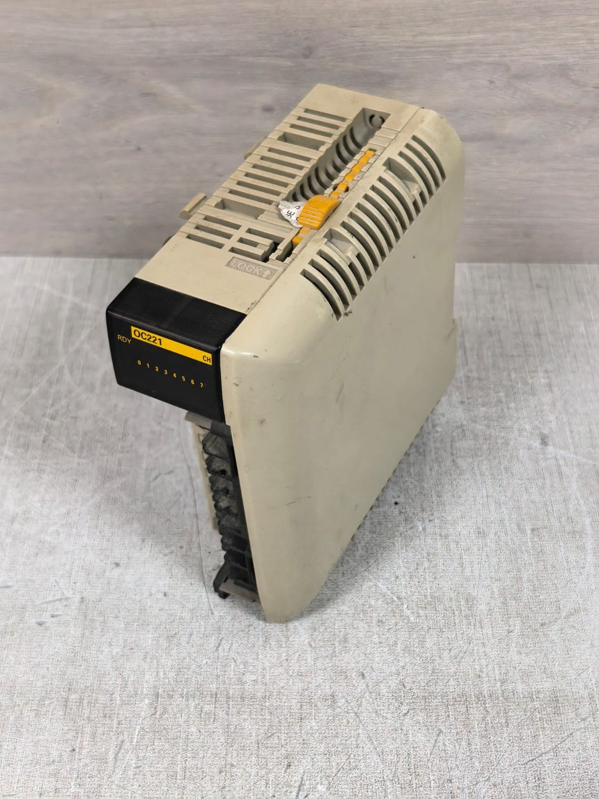Omron CQM1-OC221 OMRON CQM1-OC221 OUTPUT UNIT CONTROLLER 4
