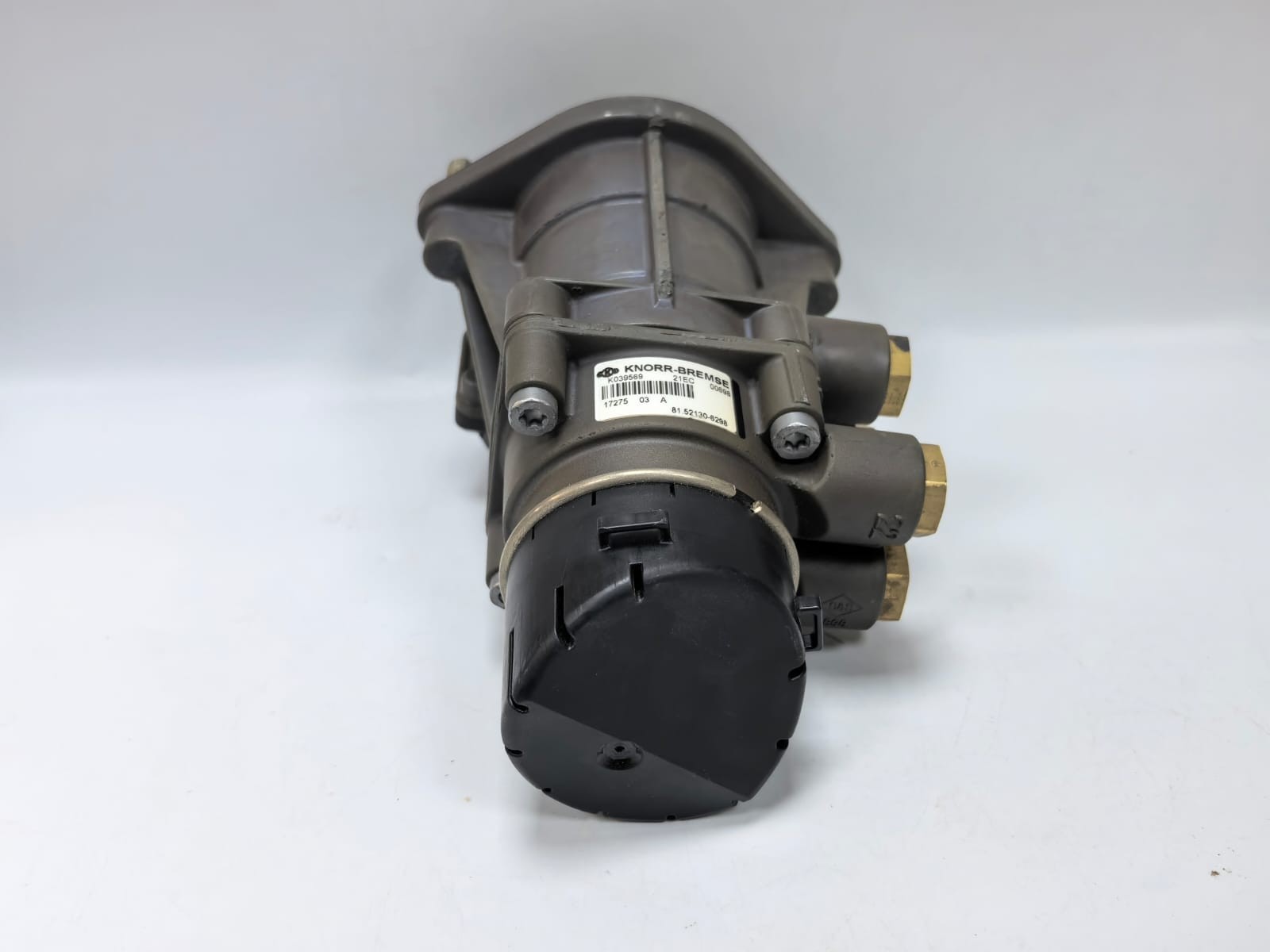 KNORR-BREMSE 81.52130-6298 KNORR-BREMSE K039569 BRAKE PEDAL VALVE 81.52130-6298 6