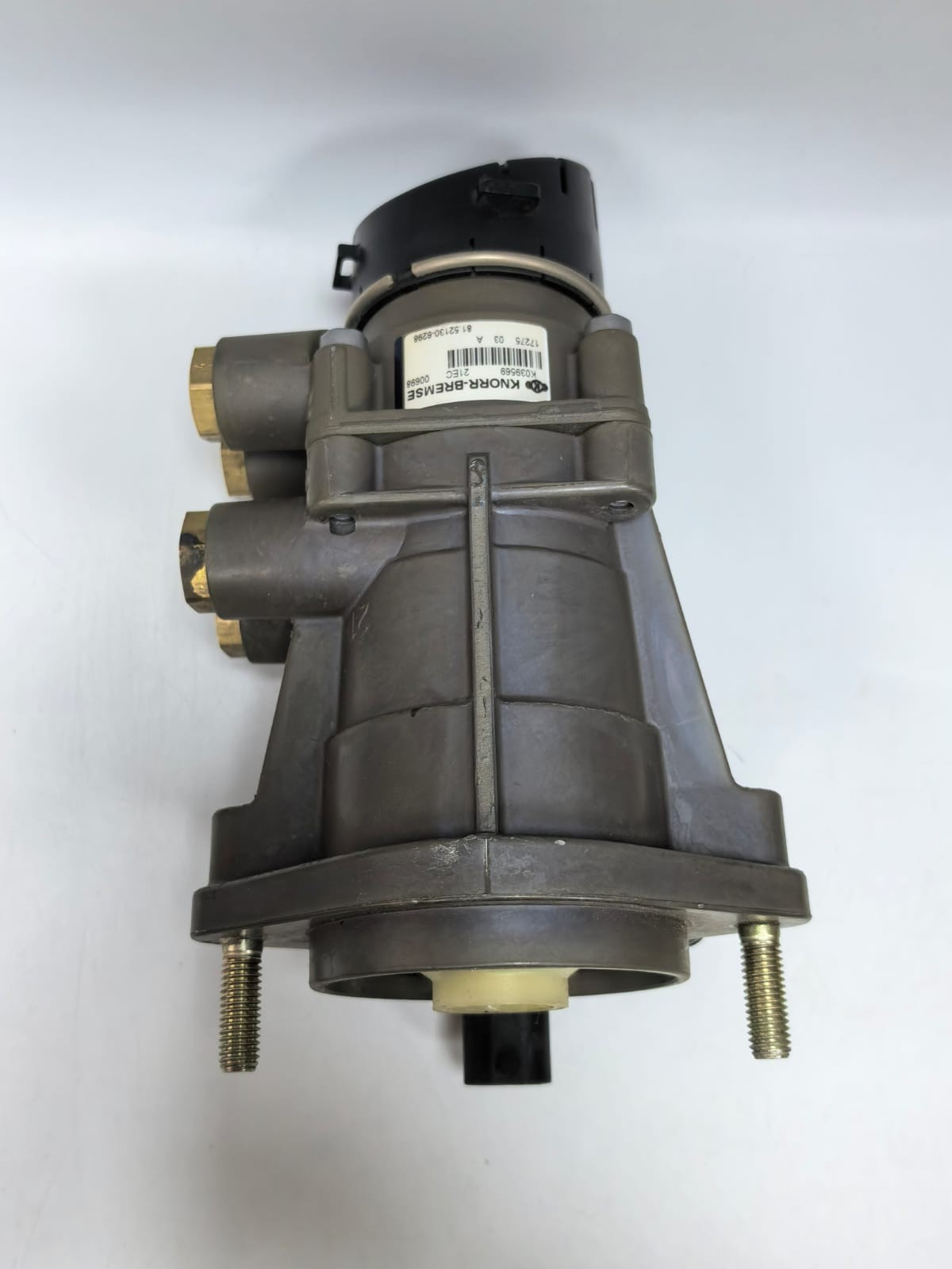 KNORR-BREMSE 81.52130-6298 KNORR-BREMSE K039569 BRAKE PEDAL VALVE 81.52130-6298 1