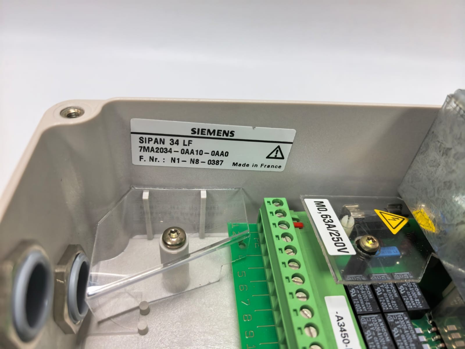Siemens 7MA2034-0AA10-0AA0 SIEMENS SIPAN 34 LF LIQUID ANALYZER 7MA2034-0AA10-0AA0 4