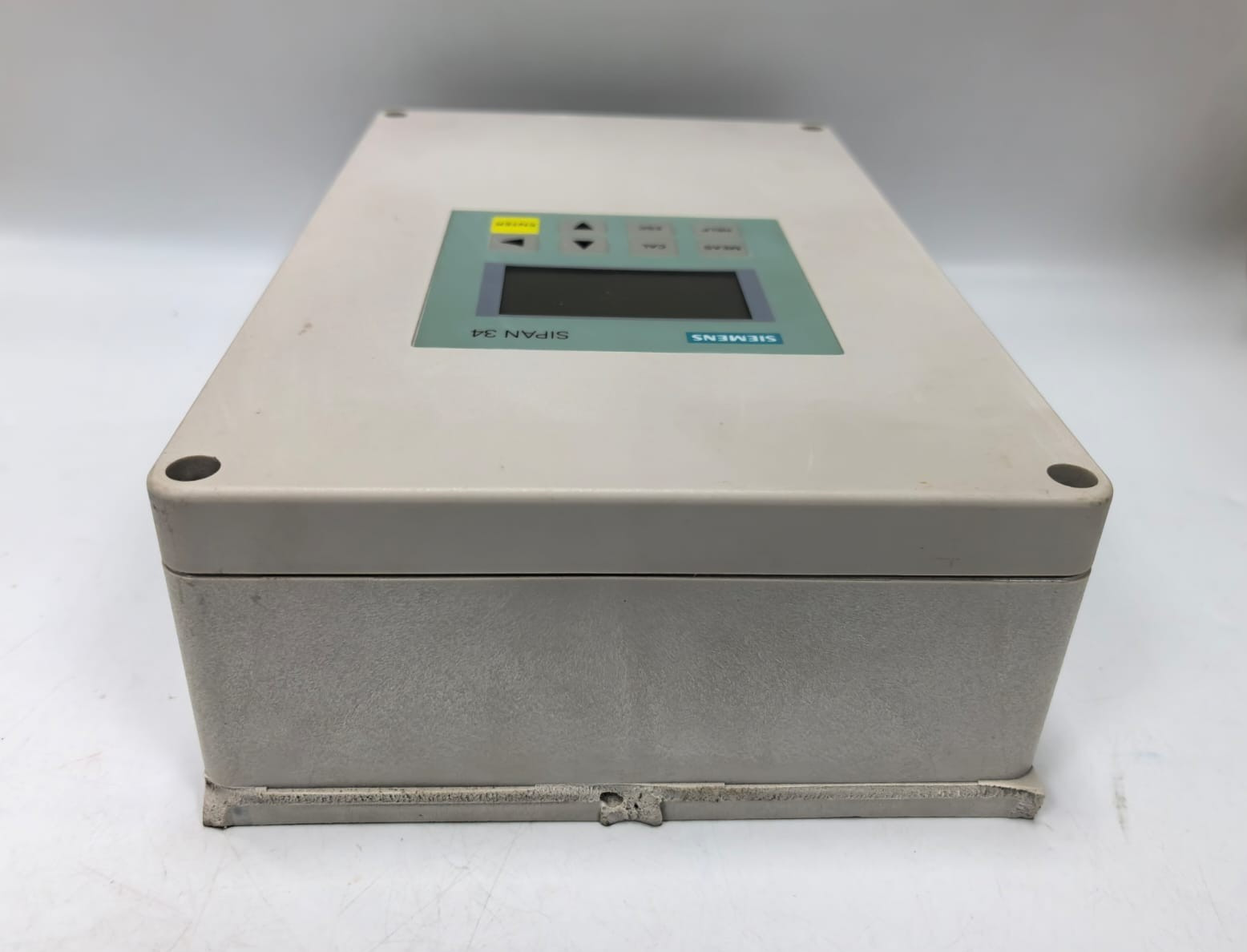 Siemens 7MA2034-0AA10-0AA0 SIEMENS SIPAN 34 LF LIQUID ANALYZER 7MA2034-0AA10-0AA0 7