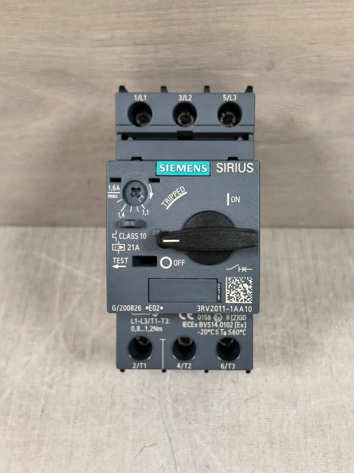 Siemens SIRIUS 3RV2011-1AA10 SIEMENS SIRIUS 3RV2011-1AA10 CIRCUIT BREAKER 2
