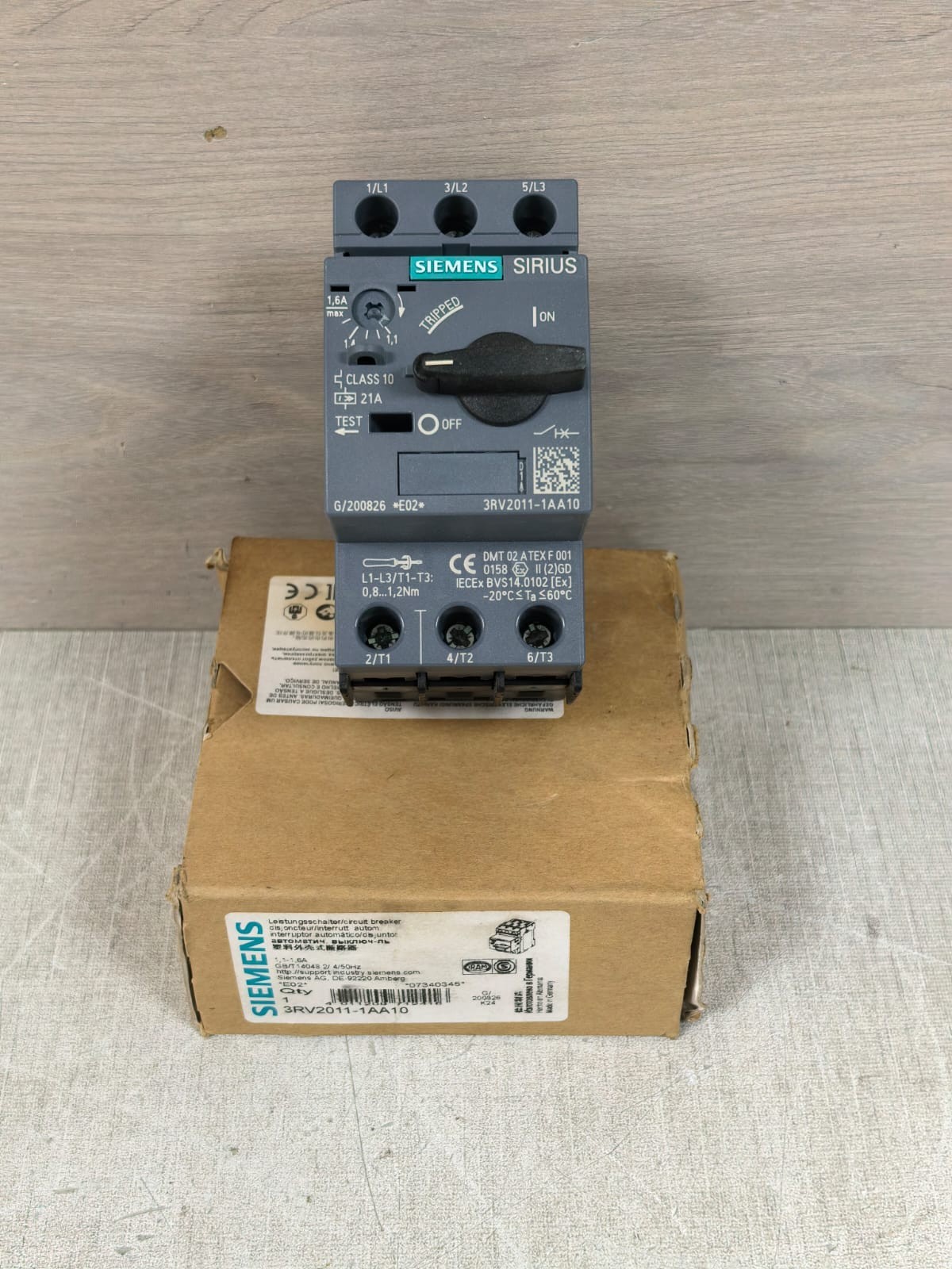 Siemens SIRIUS 3RV2011-1AA10 SIEMENS SIRIUS 3RV2011-1AA10 CIRCUIT BREAKER 1