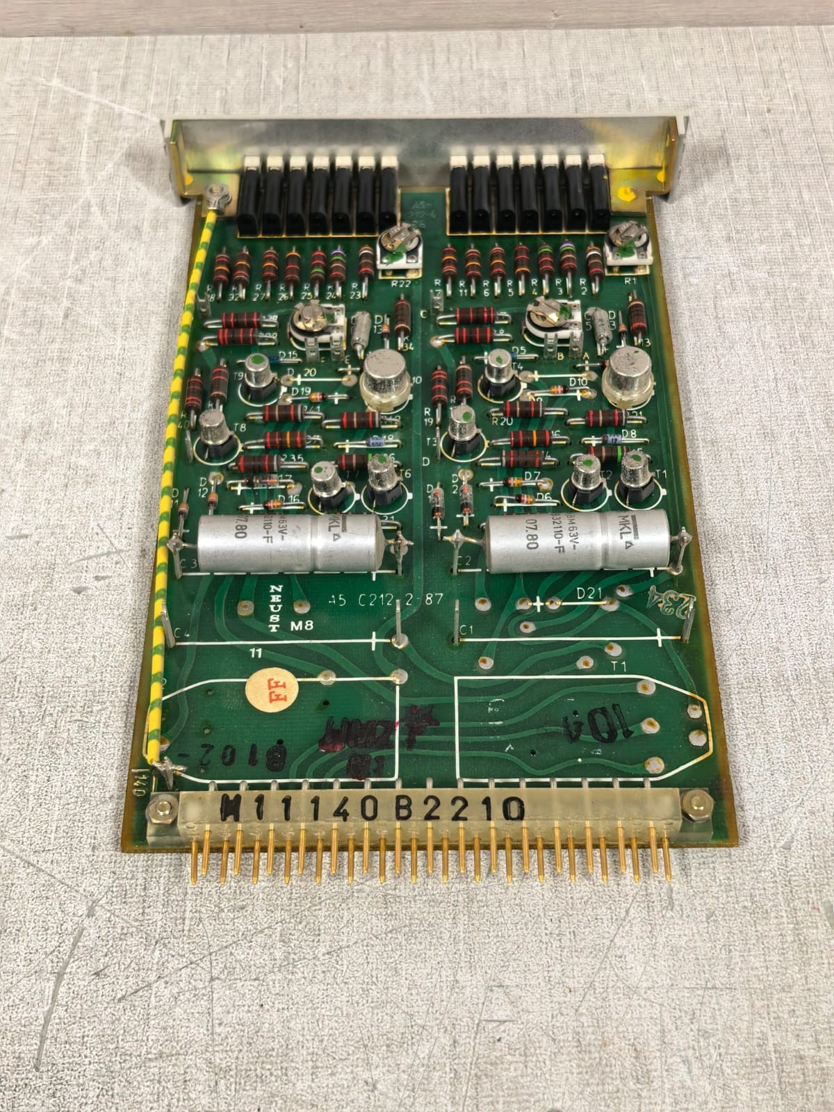 Siemens 7TT1122-1/DD M11140-B2210 SIEMENS 7TT1122-1/DD M11140-B2210 CIRCUIT BOARD 9