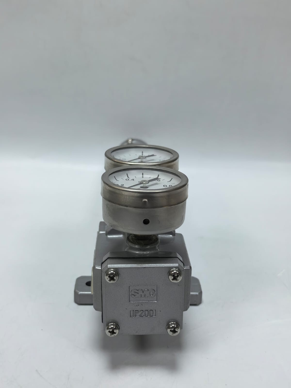 SMC IP200-126-XN SMC IP200-126-XN CYLINDER POSITIONER 0.3-0.7 MPA 6