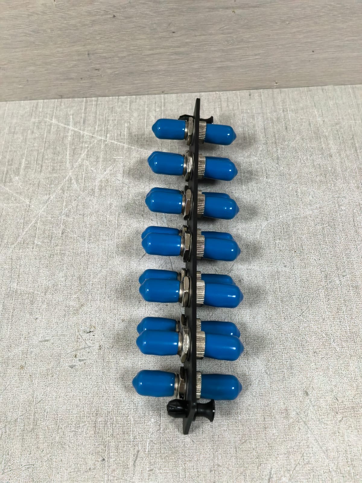 IBDN AX100080 IBDN AX100080 FIBER OPTIC CONNECTOR 8