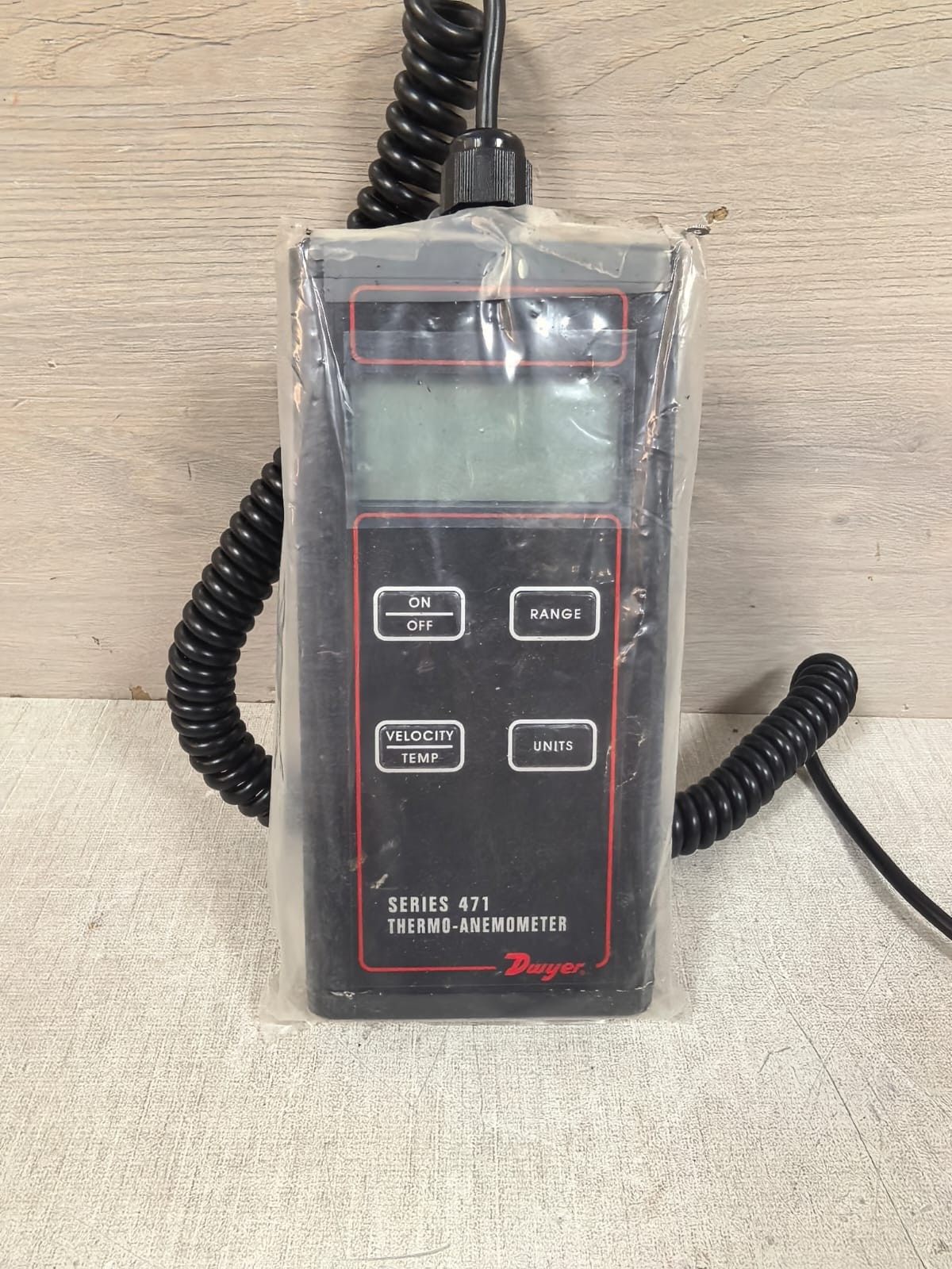 Dwyer SERIES 471 DWYER SERIES 471 THERMO-ANEMOMETER 4