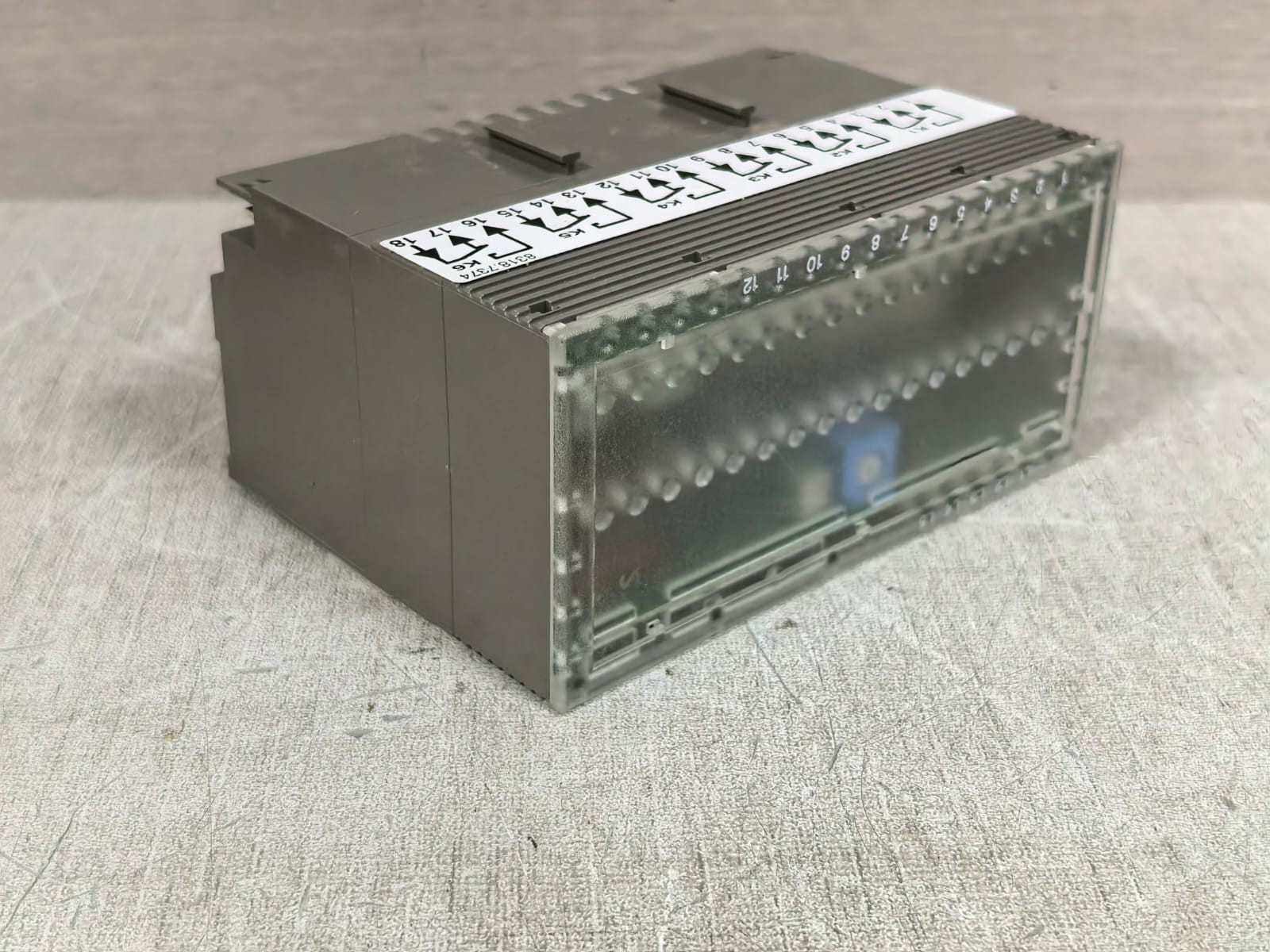 Honeywell XFL524B 2.01 HONEYWELL XFL524B 2.01 6 CHANGE OVER CONTACTS 3