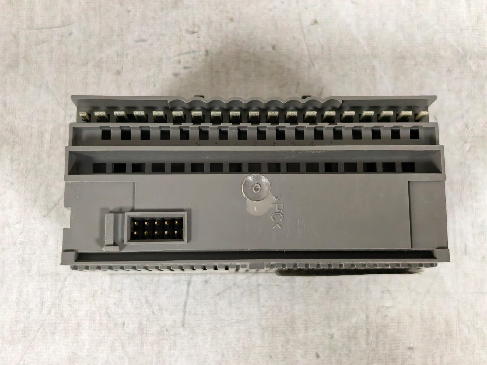Honeywell XFL524B 2.01 HONEYWELL XFL524B 2.01 6 CHANGE OVER CONTACTS 9