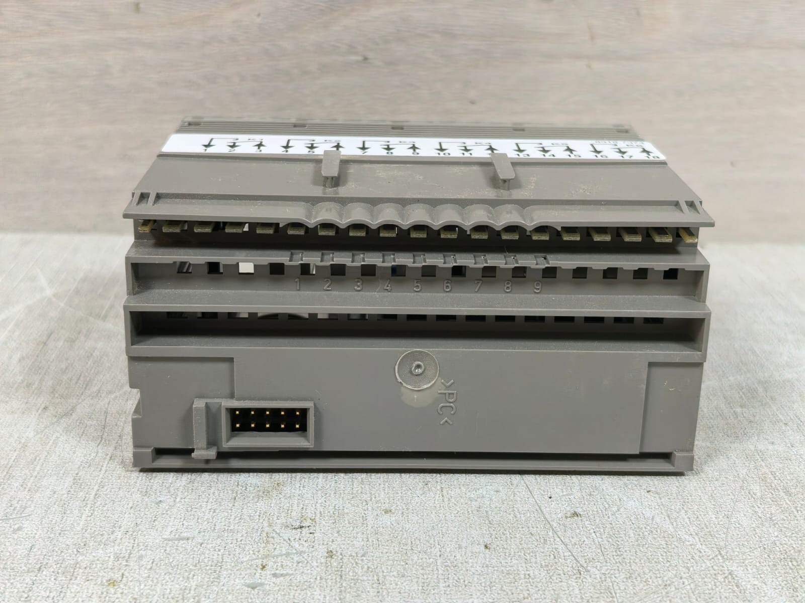 Honeywell XFL524B 2.01 HONEYWELL XFL524B 2.01 6 CHANGE OVER CONTACTS 10