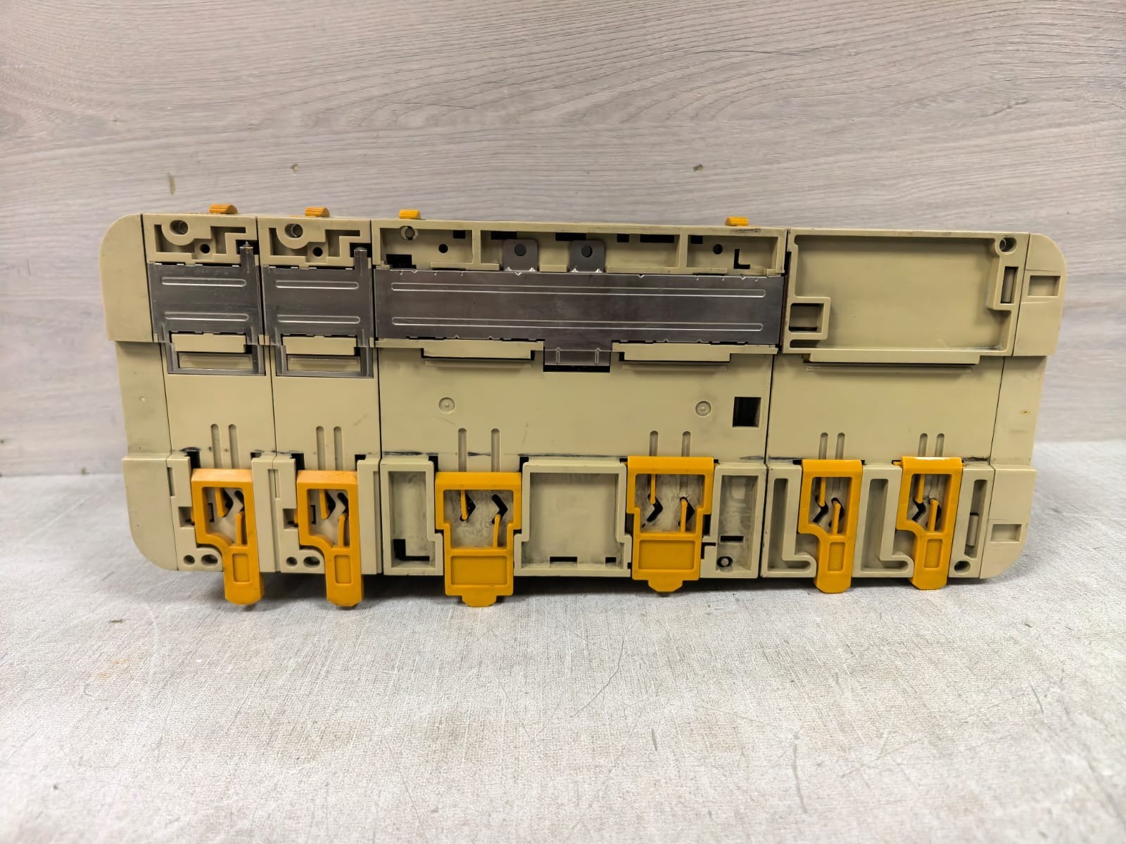 Omron CQM1 PD026/ CPU141-V1 /OCH/OC222 OMRON SYSMAC CQM1 PD026/ CPU141-V1 /OCH/OC222 PROGRAMMABLE LOGIC CONTROLLER 8
