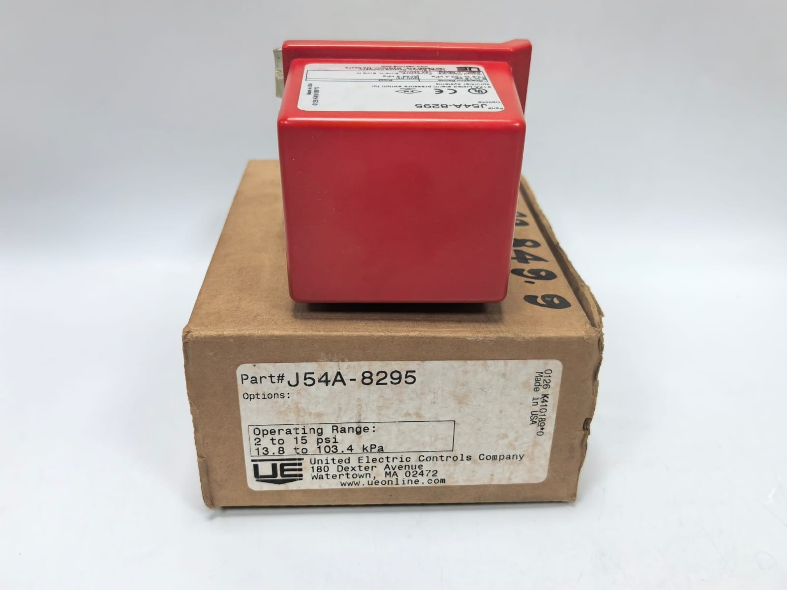 United Electric Controls J54A-8295 UNITED ELECTRIC CONTROLS J54A-8295 ALARM PRESSURE SWITCH FOR SPRINKLER SYSTEMS 2