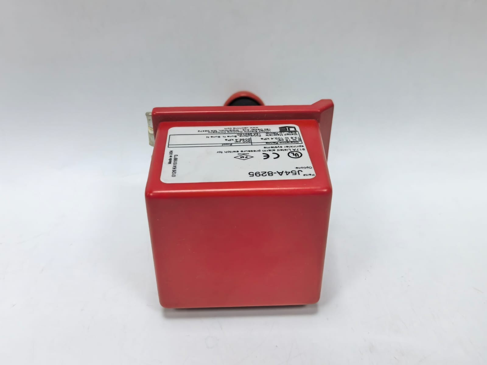 United Electric Controls J54A-8295 UNITED ELECTRIC CONTROLS J54A-8295 ALARM PRESSURE SWITCH FOR SPRINKLER SYSTEMS 3