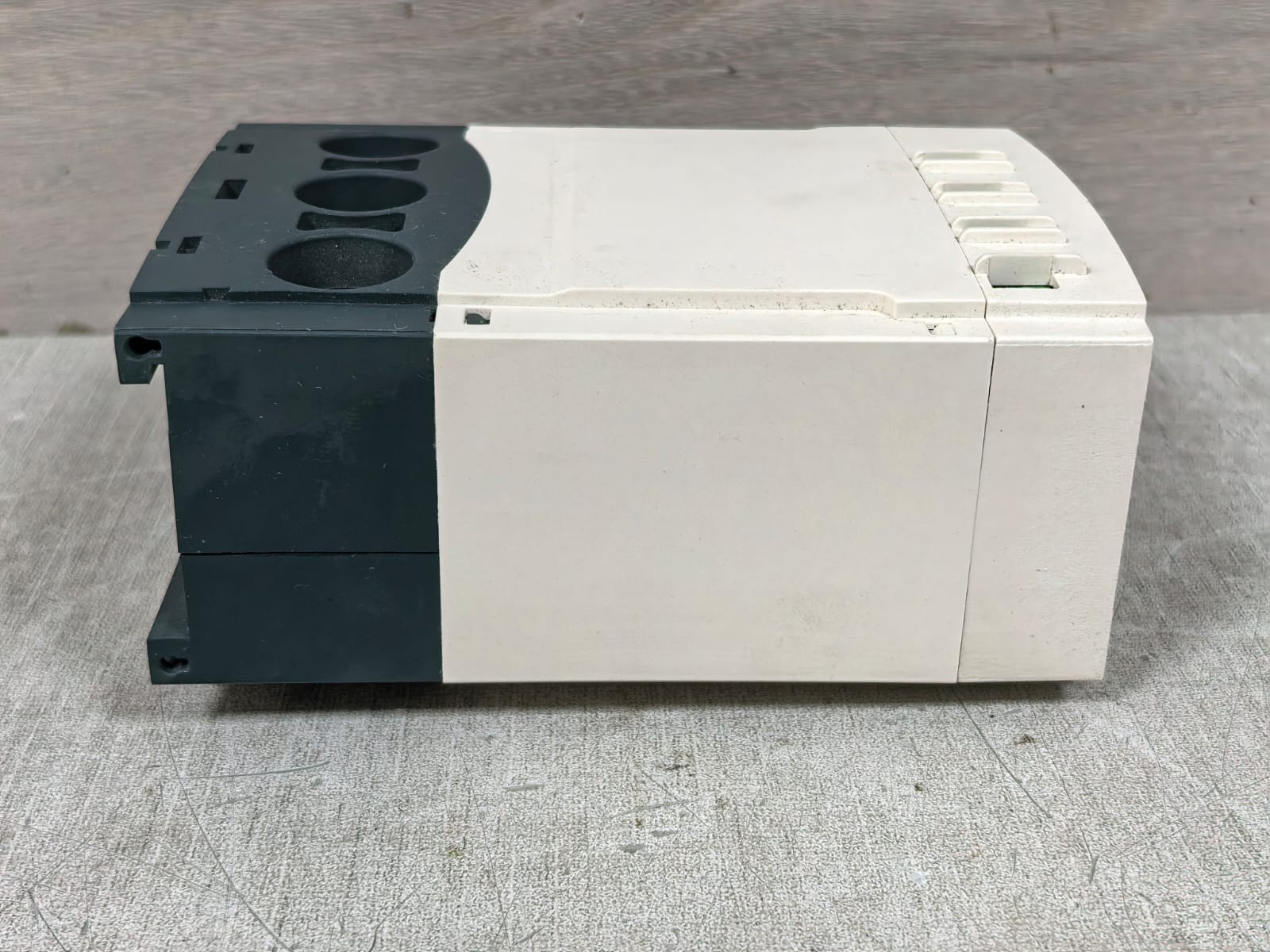 Schneider Electric ISEM Z/ ISEMZ-WRUH SCHNEIDER ELECTRIC ISEM Z/ ISEMZ-WRUH DIGITAL MOTOR PROTECTION RELAY 9