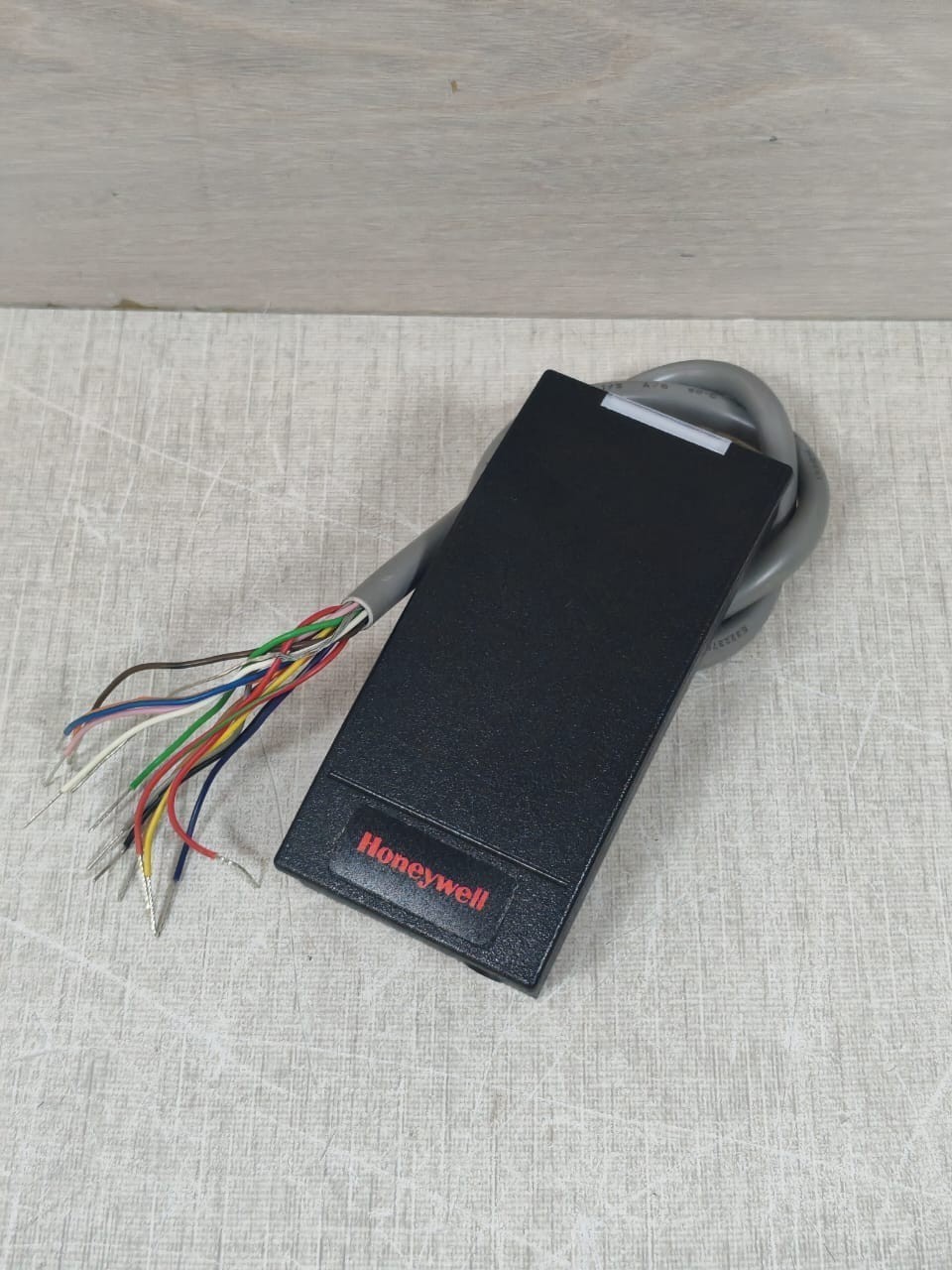 Honeywell OM30BHOND FW:VAS00097 REV:V HONEYWELL OM30BHOND FW:VAS00097 REV:V OMNICLASS 2.0 SMART CARD READER 5