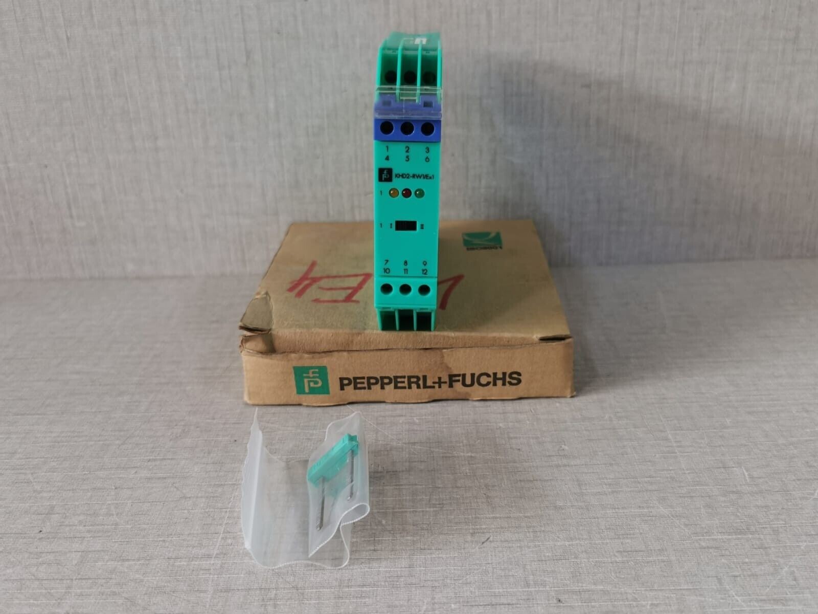 Pepperl+Fuchs 20276S PEPPERL+FUCHS KHD2-RW1/Ex1 TRANSFORMER ISOLATED BARRIER P/n.: 20276S 1