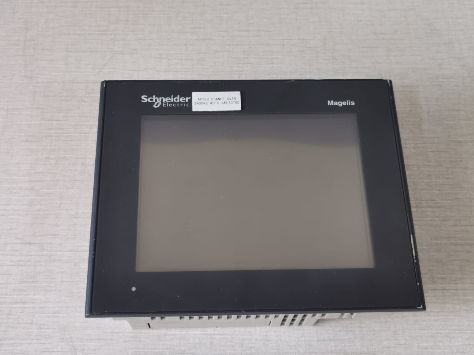 Schneider Electric XBTGT2330 Schneider Electric XBTGT2330 Magelis Advanced Panel, 5.7" Color Touch Panel 2