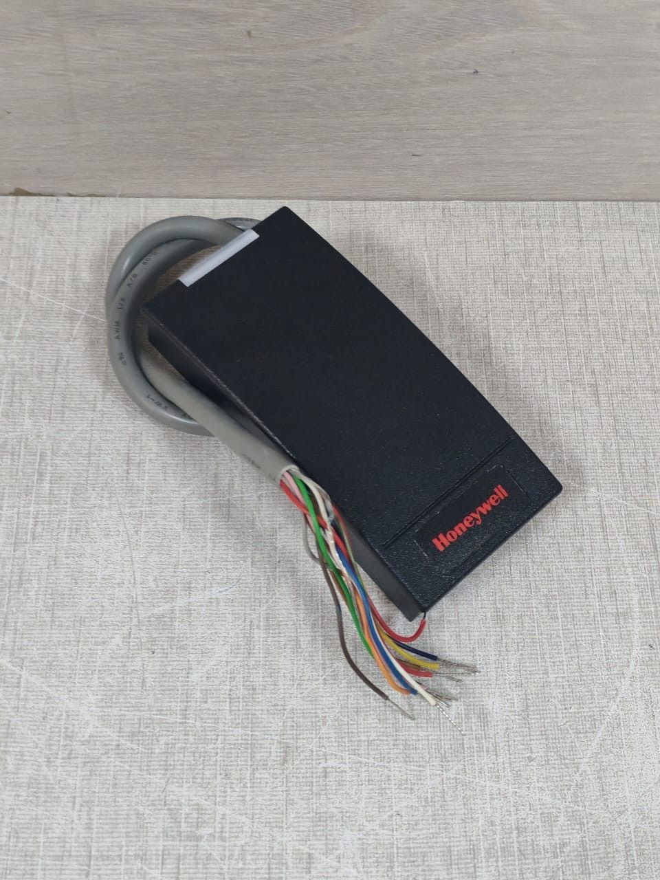 Honeywell OM30BHOND FW:VAS00097 REV:W HONEYWELL OM30BHOND FW:VAS00097 REV:W OMNICLASS 2.0 SMART CARD READER 4