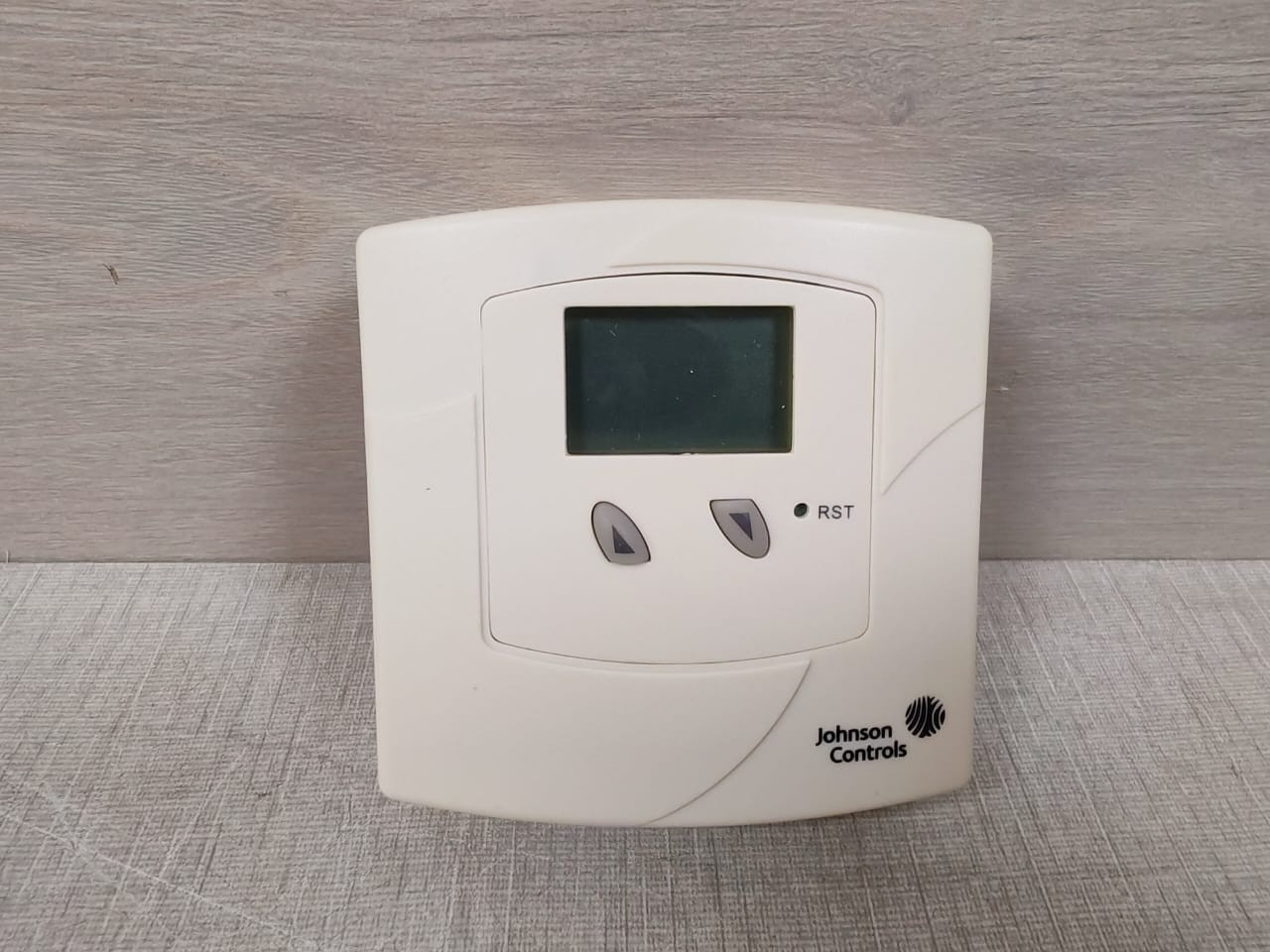 Johnson Controls ET12 Johnson Controls ET12 Thermostat 24Vac 2
