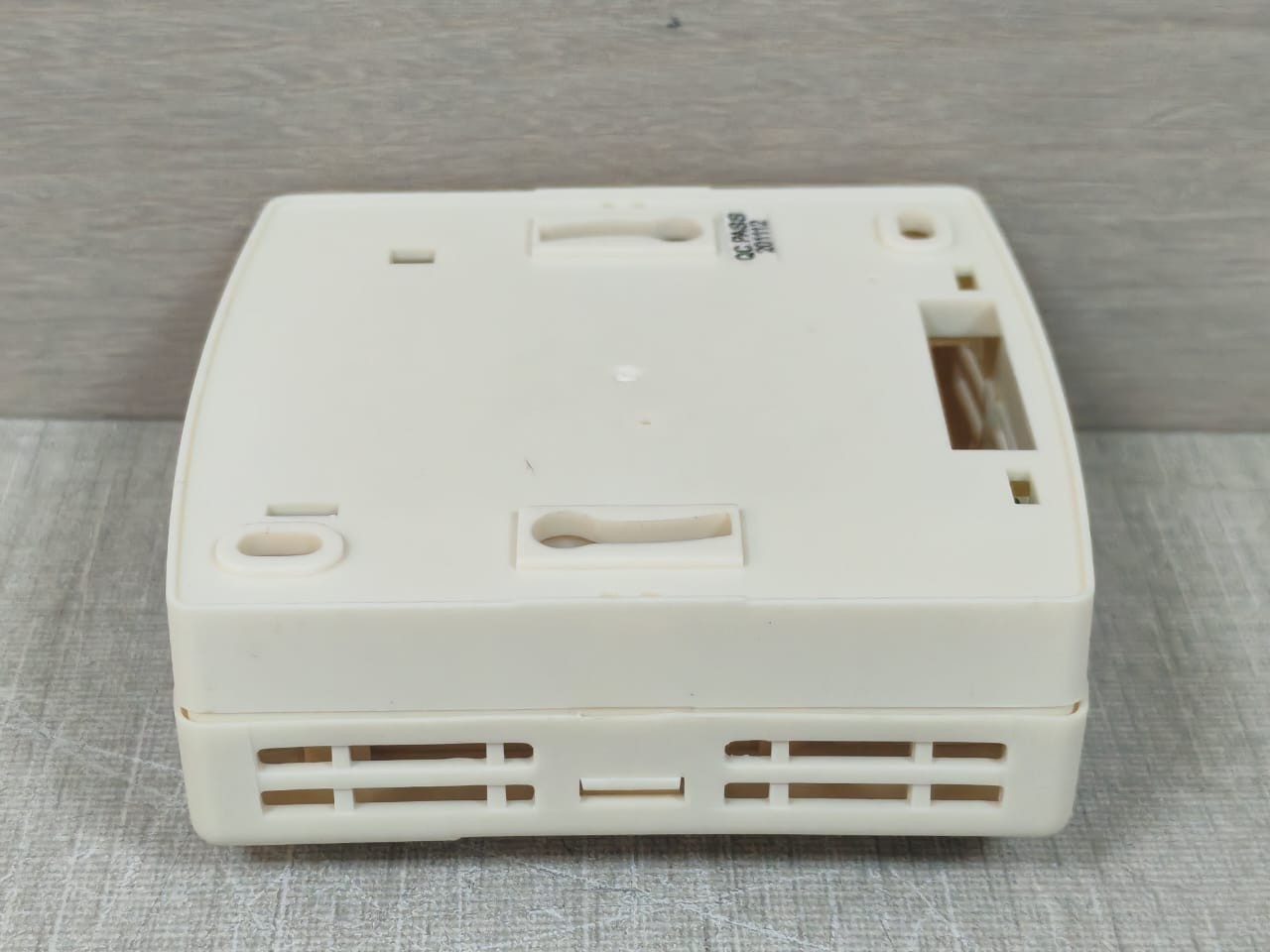 Johnson Controls ET12 Johnson Controls ET12 Thermostat 24Vac 6