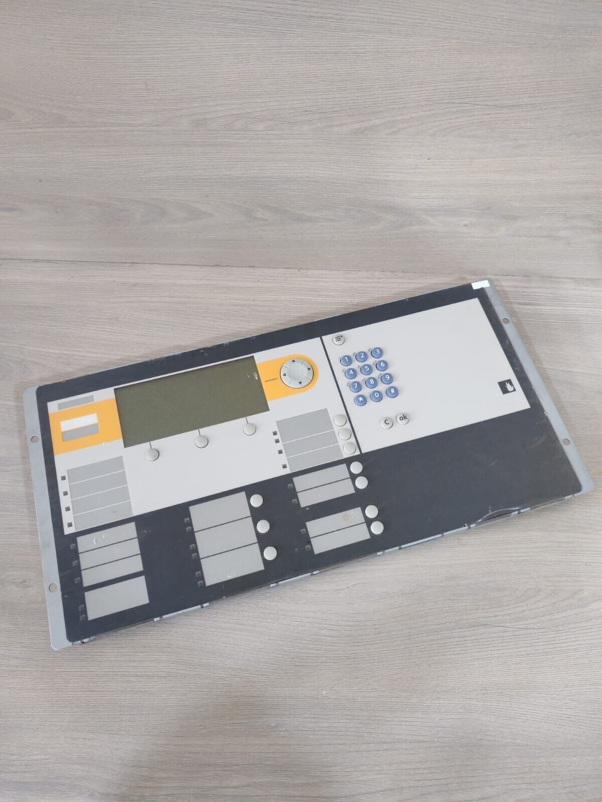 Siemens FCM2018-U3 SIEMENS FCM2018-U3 P/N S54400-C40-A2 FIRE ALARM OPERATOR INTERFACE PANEL 2