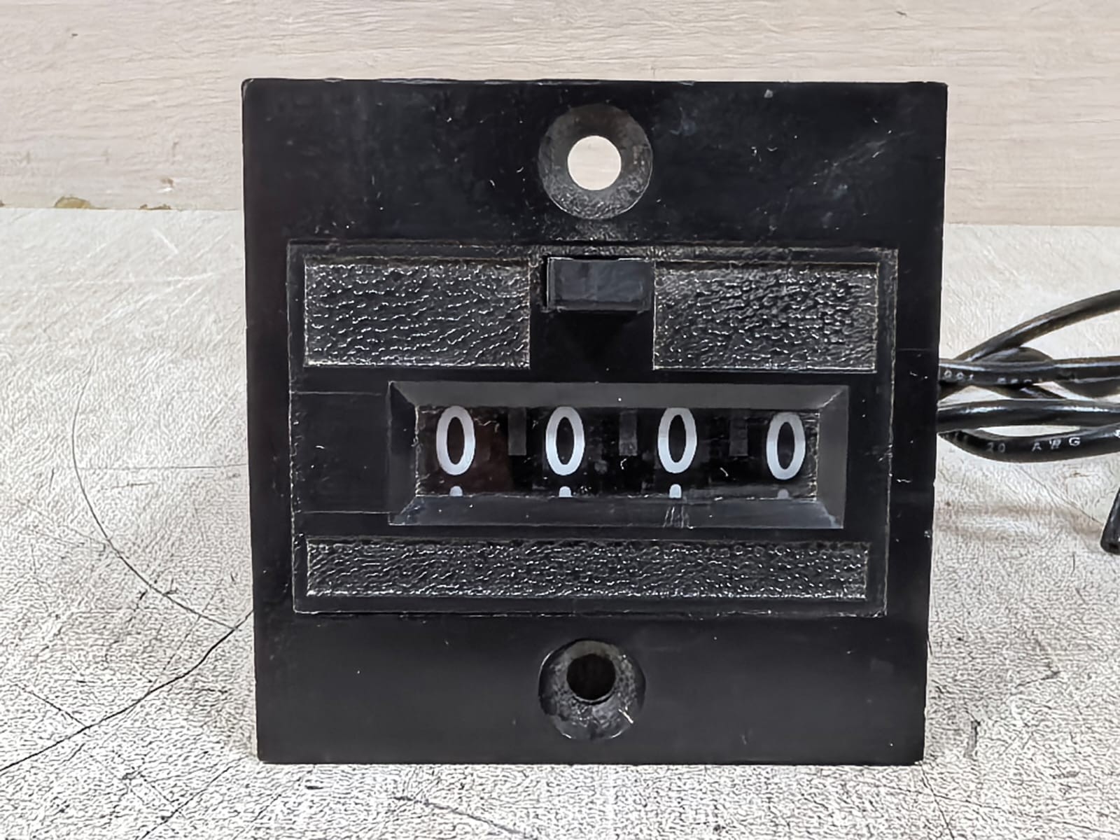 EATON DURANT 4-Y-41314-406-MEQU EATON DURANT 4-Y-41314-406-MEQU 4-DIGIT COUNTER TOTALIZER 2