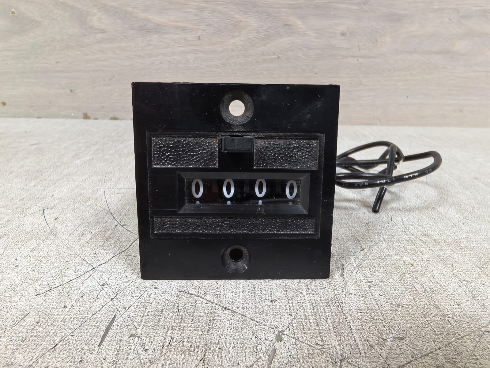 EATON DURANT 4-Y-41314-406-MEQU EATON DURANT 4-Y-41314-406-MEQU 4-DIGIT COUNTER TOTALIZER 1