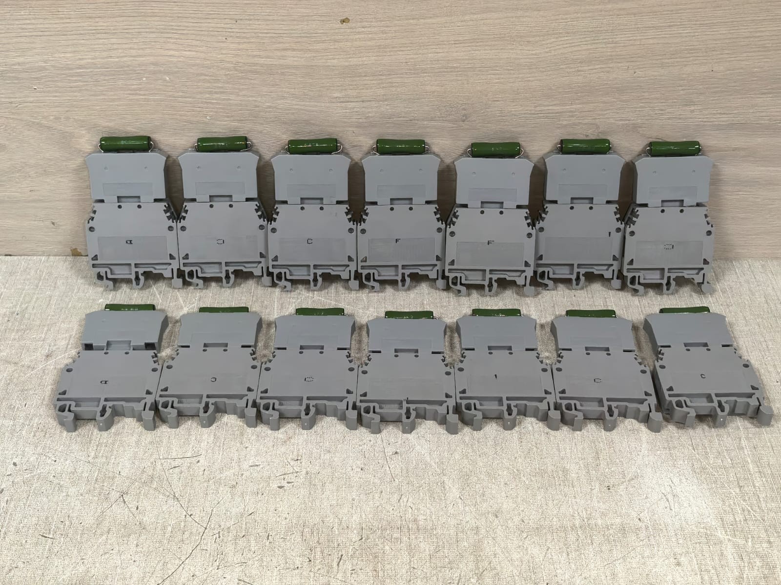 Entrelec M/8-S ENTRELEC M/8-S DIN-RAIL DISCONNECTION TERMINAL BLOCK W/ RESISTOR 5