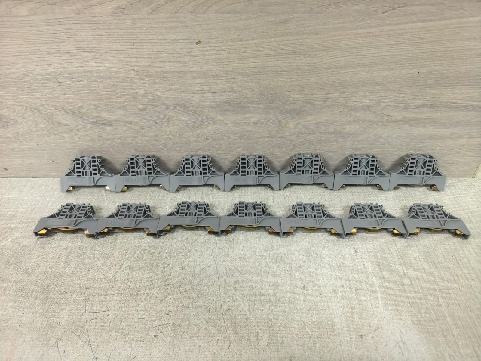 Entrelec BAM2 ENTRELEC BAM2 DIN-RAIL TERMINAL BLOCK END STOP 4