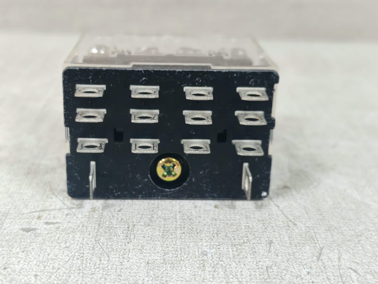 Omron LY4 OMRON LY4 GENERAL PURPOSE RELAY 24VDC 8