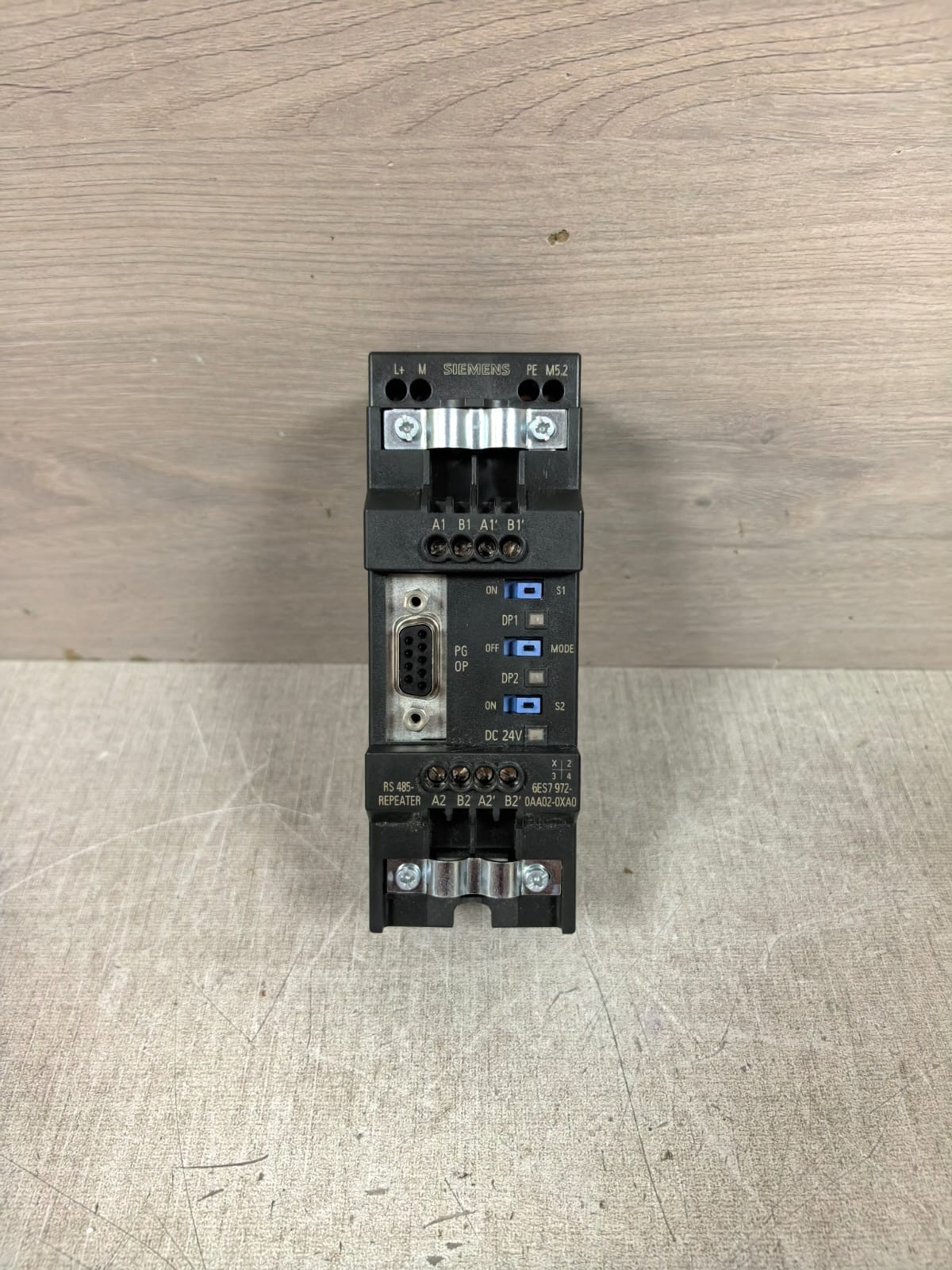 Siemens 6ES7 972-0AA02-0XA0 SIEMENS 6ES7 972-0AA02-0XA0 RS485- REPEATER 2