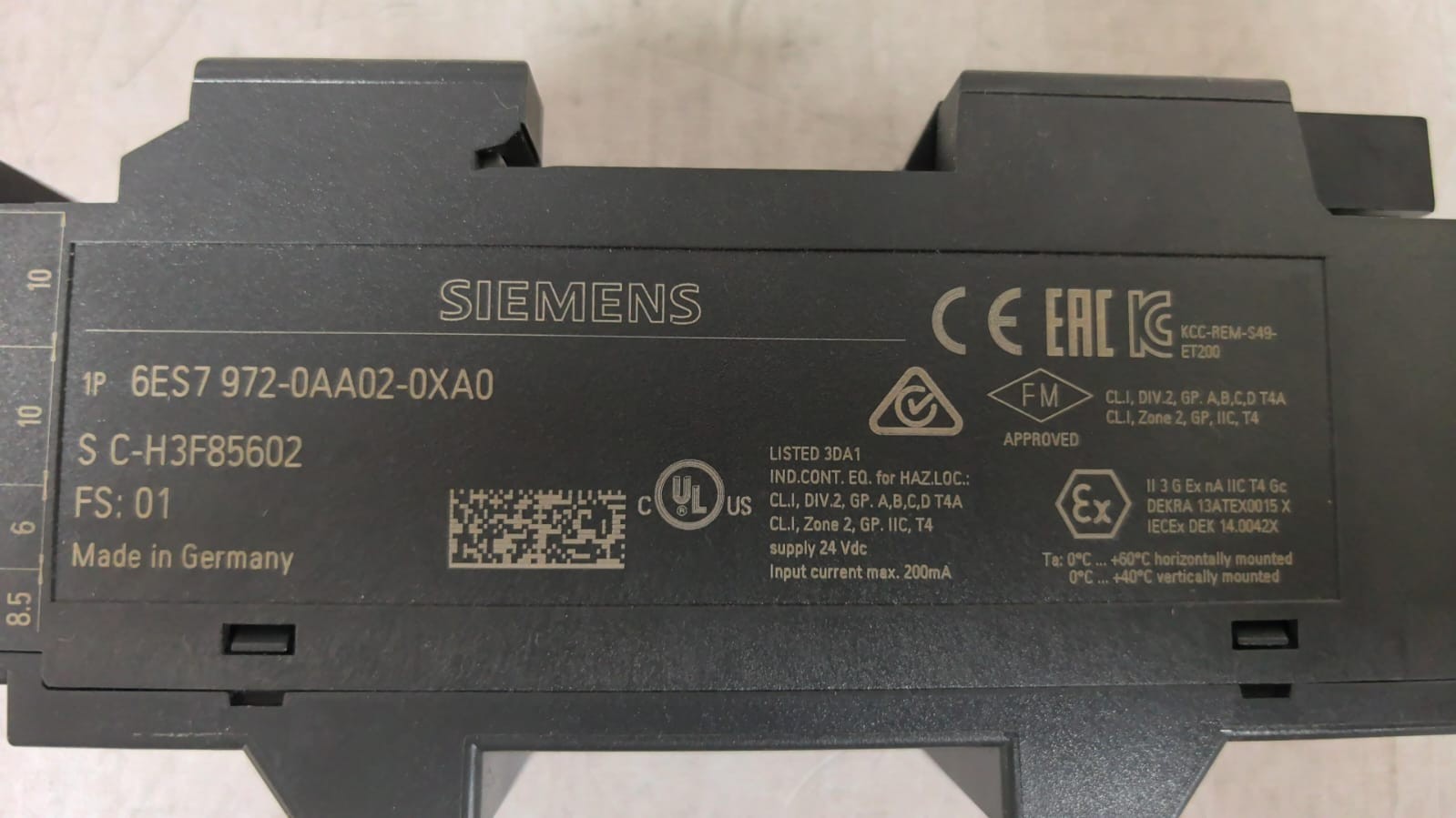 Siemens 6ES7 972-0AA02-0XA0 SIEMENS 6ES7 972-0AA02-0XA0 RS485- REPEATER 6