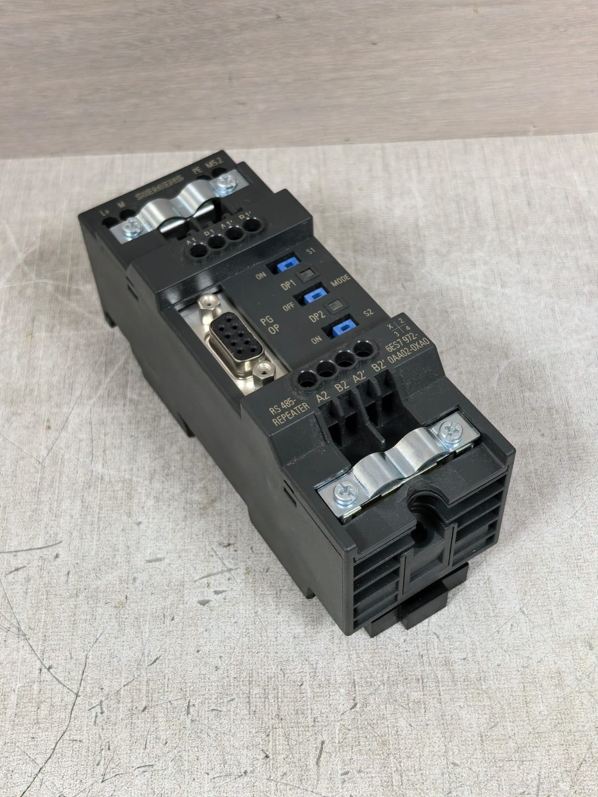 Siemens 6ES7 972-0AA02-0XA0 SIEMENS 6ES7 972-0AA02-0XA0 RS485- REPEATER 8