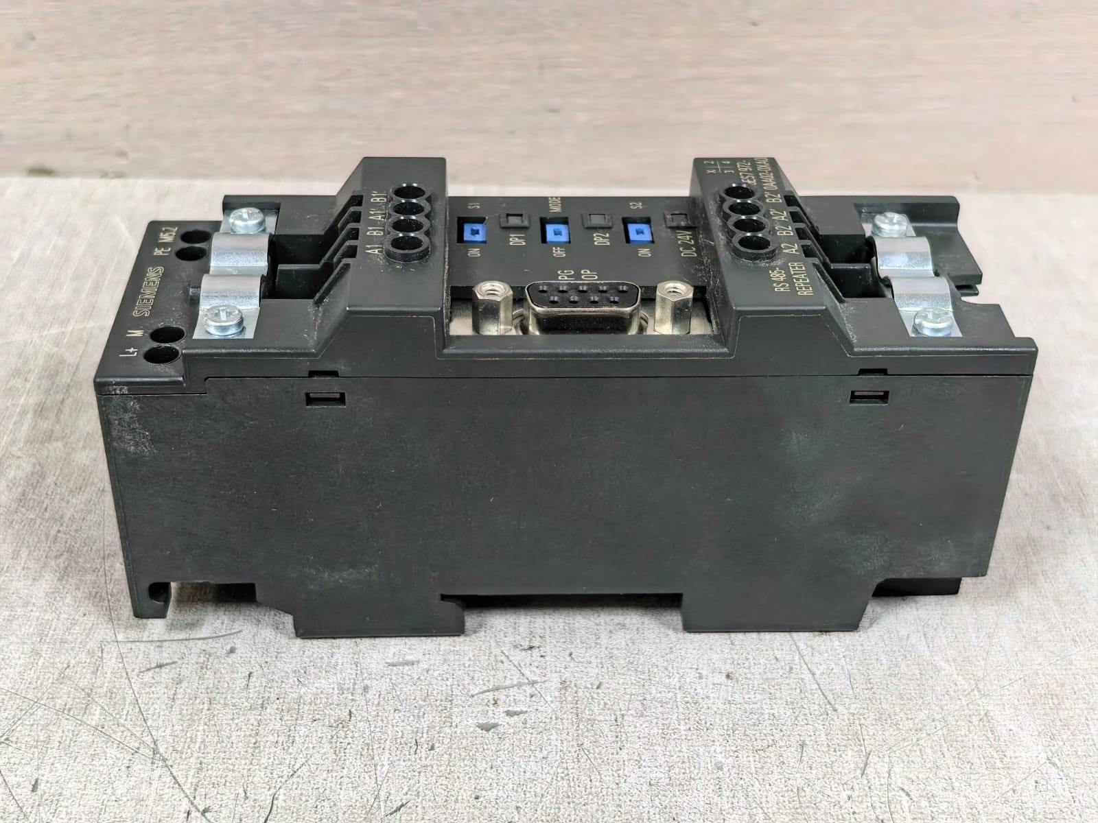Siemens 6ES7 972-0AA02-0XA0 SIEMENS 6ES7 972-0AA02-0XA0 RS485- REPEATER 9