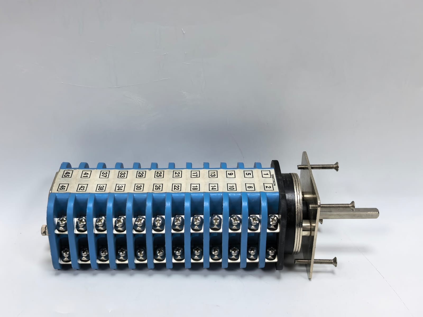 SWITRON SPC32P12249R/T85/PD SWITRON SPC32P12249R/T85/PD ROTARY CAM SELECTOR SWITCH 7