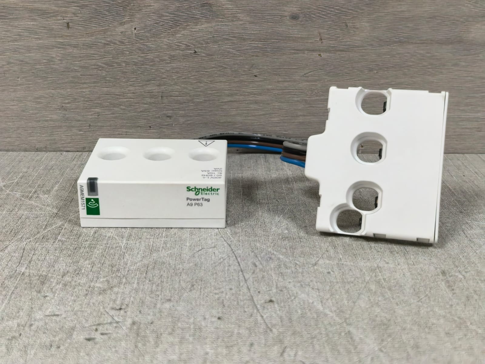 Schneider Electric A9MEM1571 SCHNEIDER ELECTRIC A9MEM1571 POWERTAG-ACTI9P63 3PN TOP 2