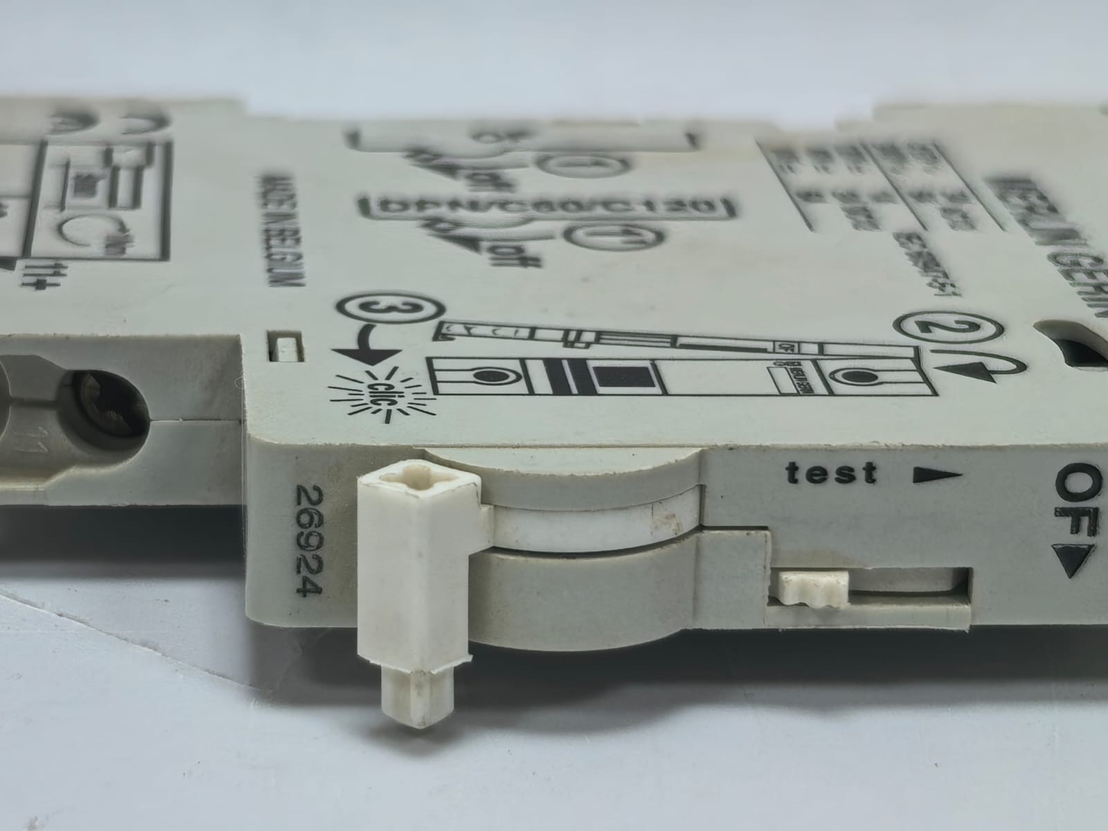 Merlin Gerin 26924 MERLIN GERIN 26924 MULTI9 CONTACT AUXILIARY SWITCH PCS 3