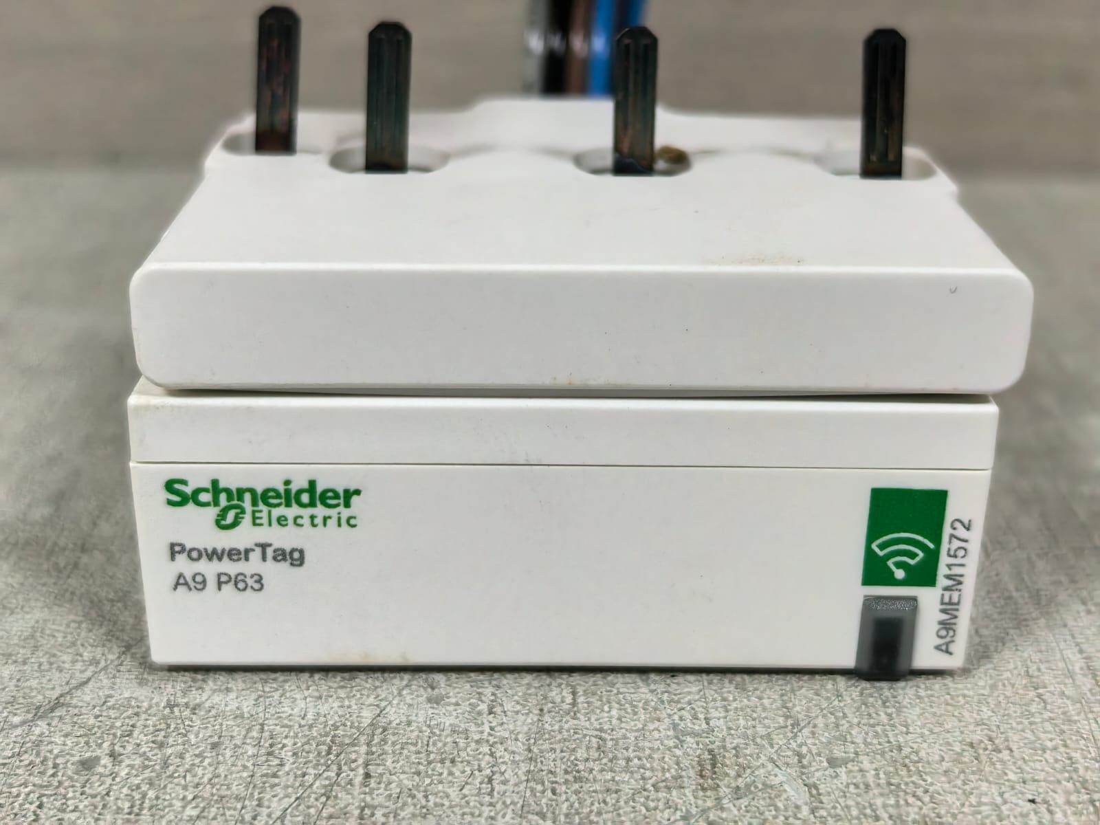 Schneider Electric A9MEM1572 SCHNEIDER ELECTRIC A9MEM1572 POWERTAG-ACTI9P63 3PN BOTTOM 3