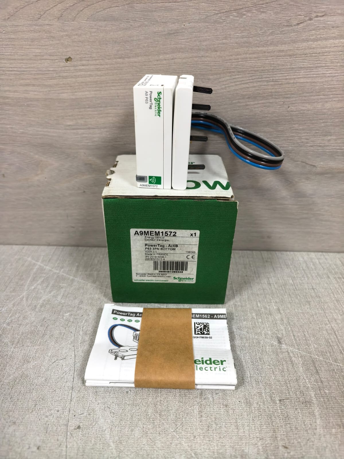 Schneider Electric A9MEM1572 SCHNEIDER ELECTRIC A9MEM1572 POWERTAG-ACTI9P63 3PN BOTTOM 1