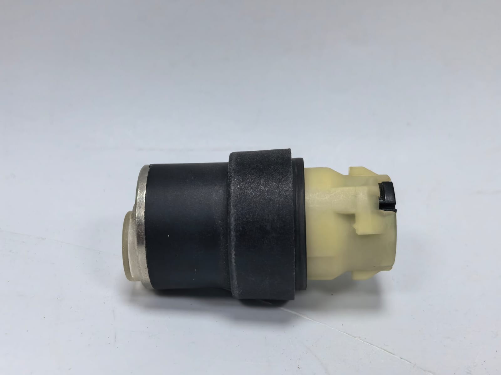 Siemens 3SB1 000-4MA01-Z SIEMENS 3SB1 000-4MA01-Z CES KEY-OPERATED SELECTOR SWITCH 5