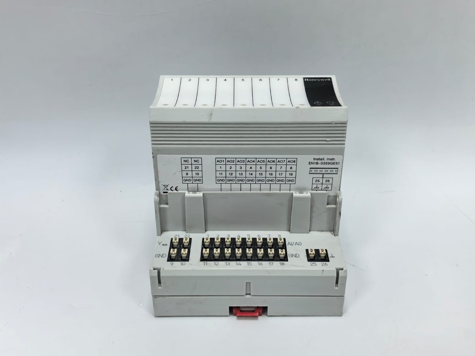 Honeywell XF822A HONEYWELL XF822A ANALOG OUTPUT MODULE WITH XS821-22 BASE 5