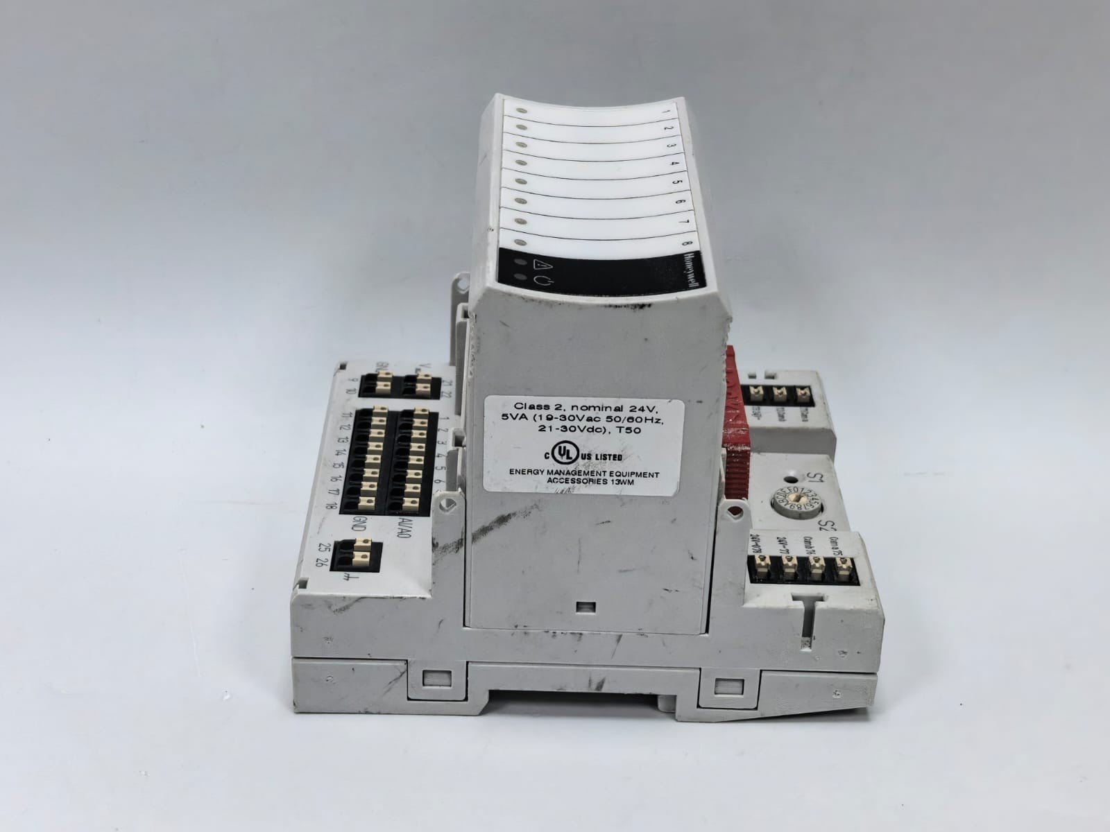 Honeywell XF822A HONEYWELL XF822A ANALOG OUTPUT MODULE WITH XS821-22 BASE 6