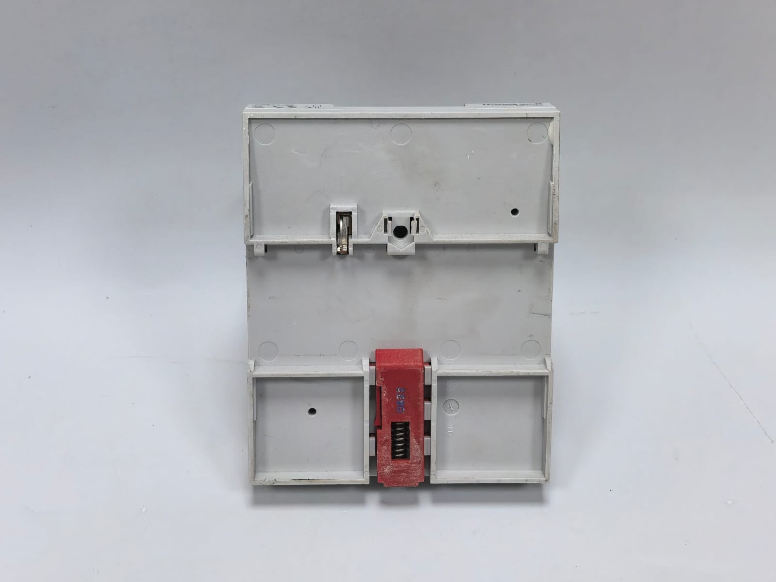 Honeywell XF822A HONEYWELL XF822A ANALOG OUTPUT MODULE WITH XS821-22 BASE 8