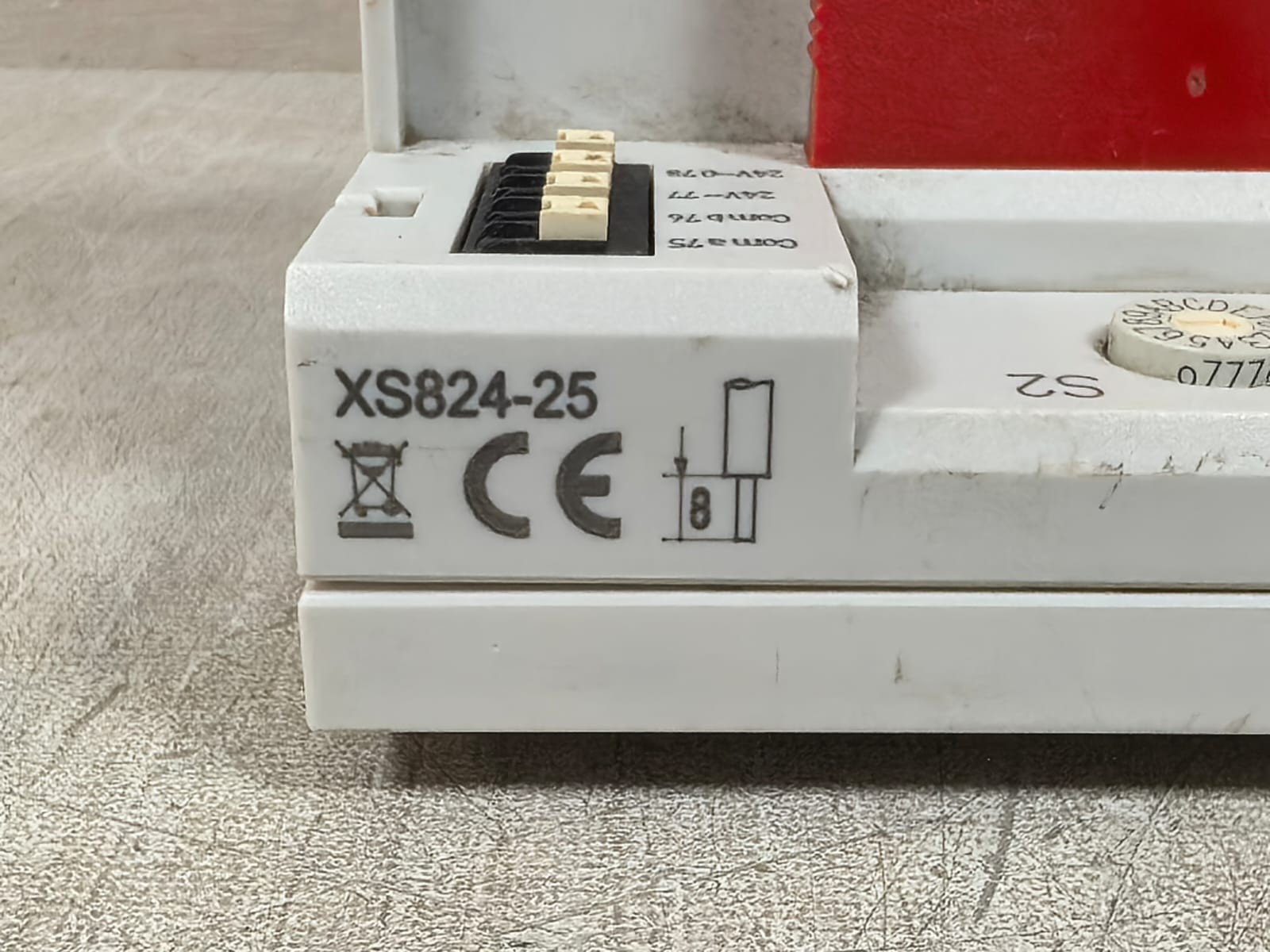 Honeywell XFLR824A WITH XS824-25 HONEYWELL XFLR824A WITH XS824-25 6 RELAY OUTPUT MODULE 6