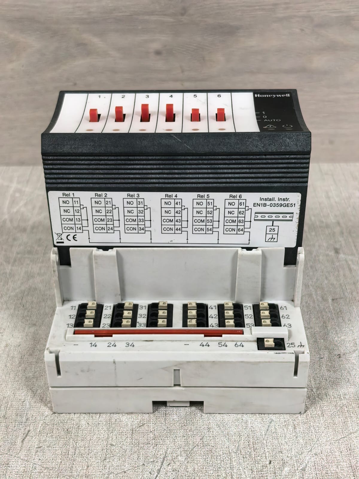 Honeywell XFLR824A WITH XS824-25 HONEYWELL XFLR824A WITH XS824-25 6 RELAY OUTPUT MODULE 10