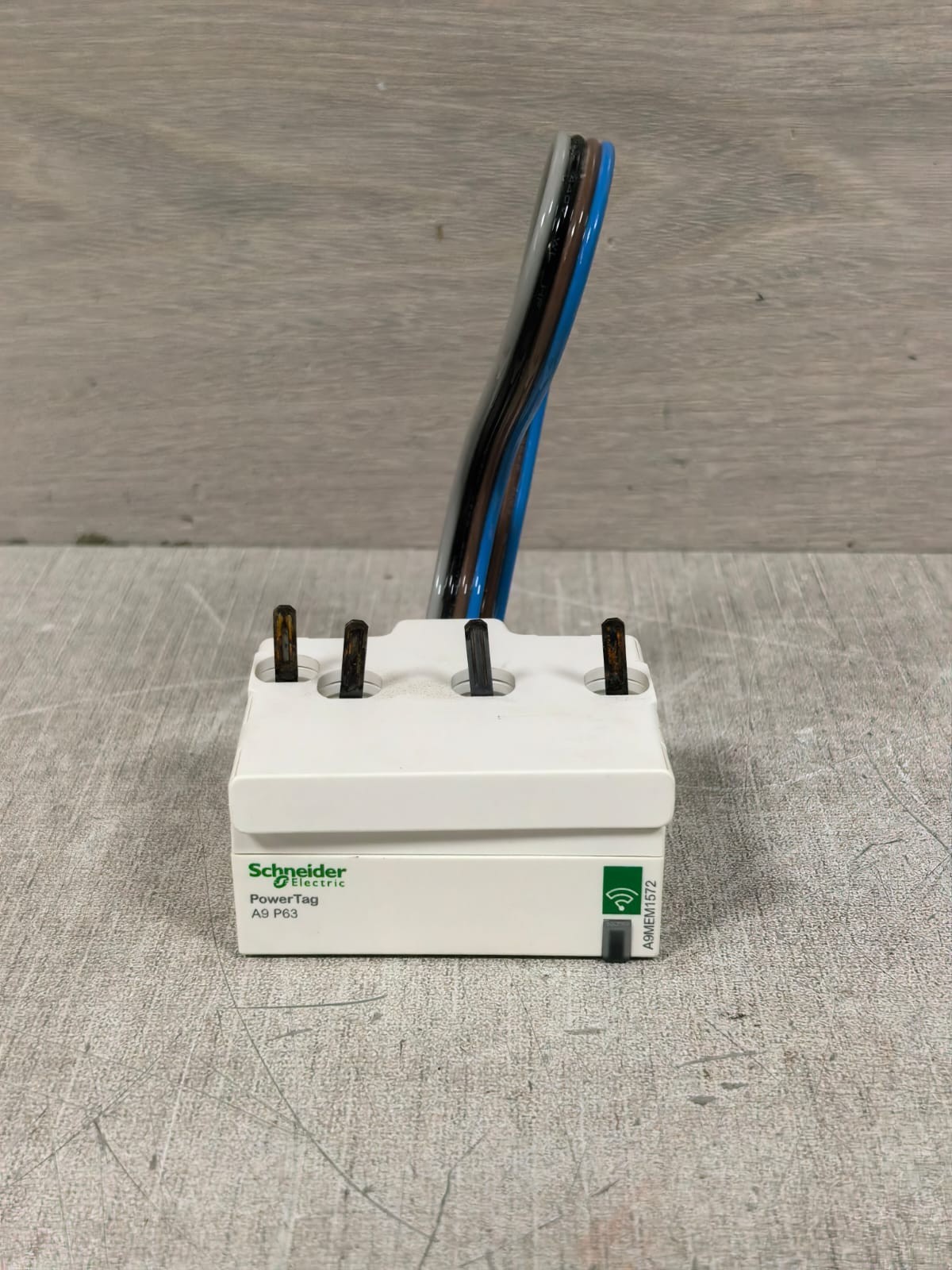 Schneider Electric A9MEM1572 SCHNEIDER ELECTRIC A9MEM1572 POWERTAG-ACTI9P63 3PN BOTTOM 2