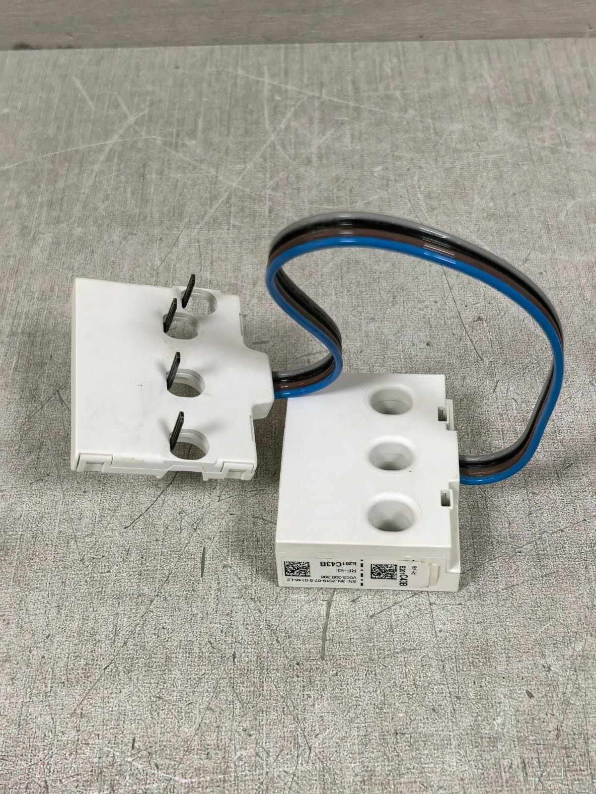 Schneider Electric A9MEM1572 SCHNEIDER ELECTRIC A9MEM1572 POWERTAG-ACTI9P63 3PN BOTTOM 5