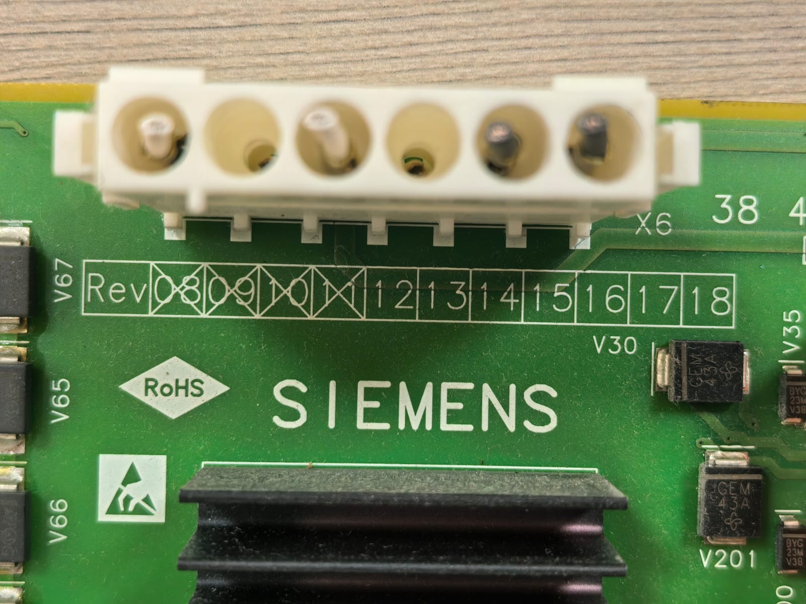 Siemens 03848681 38 48 681 X2249 D470 E7 SIEMENS 03848681 38 48 681 X2249 D470 E7 POWER BOARD 2