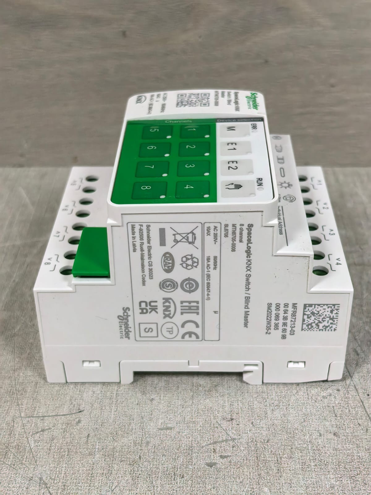 Schneider Electric MTN6705-0008 SCHNEIDER ELECTRIC MTN6705-0008 SPACELOGIC KNX SWITCH/ BLIND MASTER 250V 9
